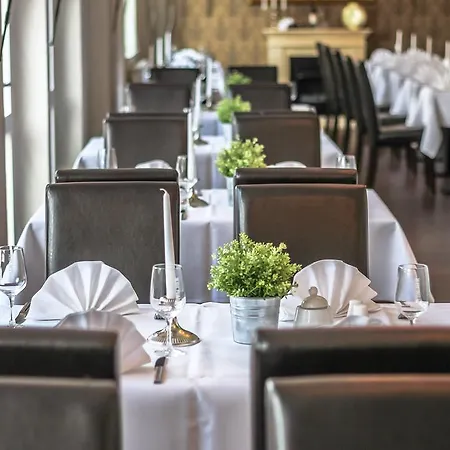 Bernstein Acamed Hotel Nienburg (Saxony-Anhalt)