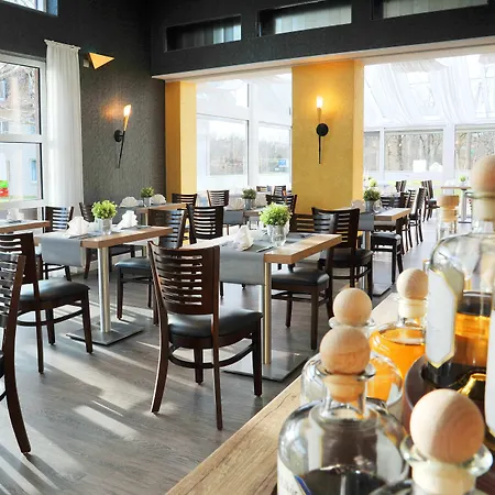 Bernstein Acamed Hotel 3*