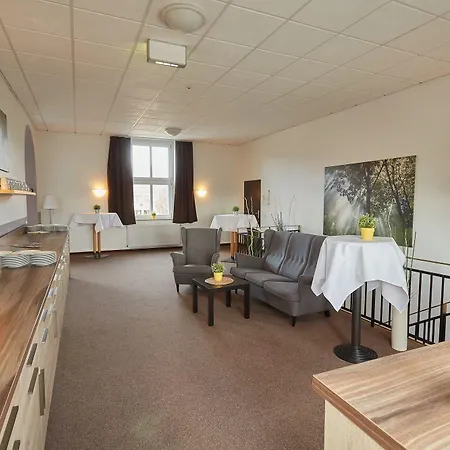 Bernstein Acamed Hotel