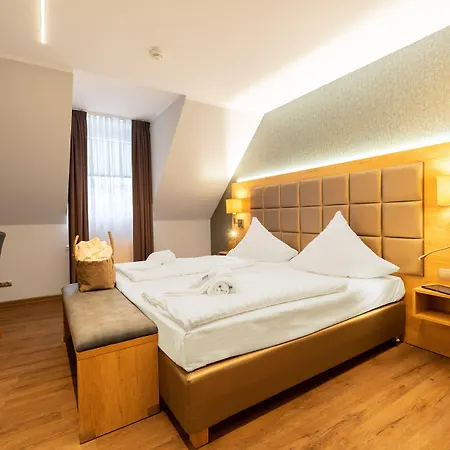 Hotel Bernstein Acamed 3*