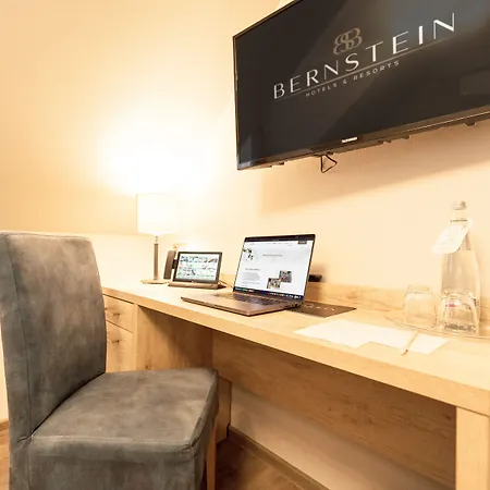 Otel Bernstein Acamed 3*