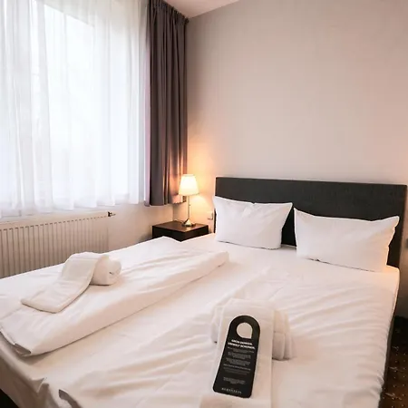 Bernstein Acamed Otel Nienburg (Saxony-Anhalt)