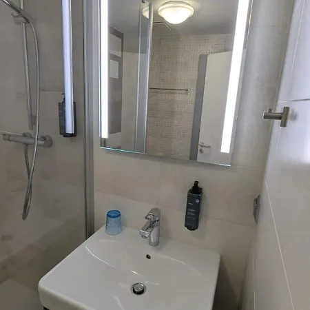 Bernstein Acamed Otel