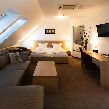 Hotel Bernstein Acamed