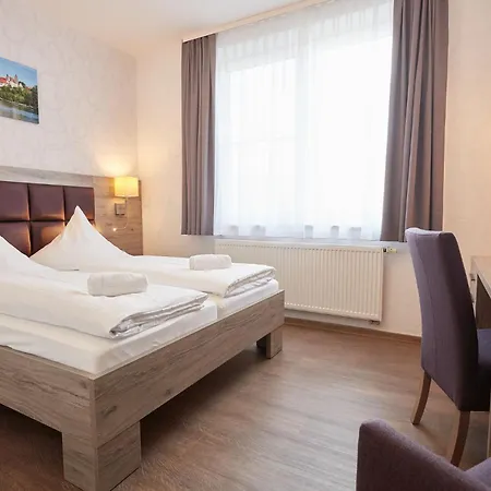 Otel Bernstein Acamed 3*
