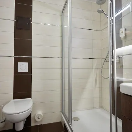 Bernstein Acamed Hotel