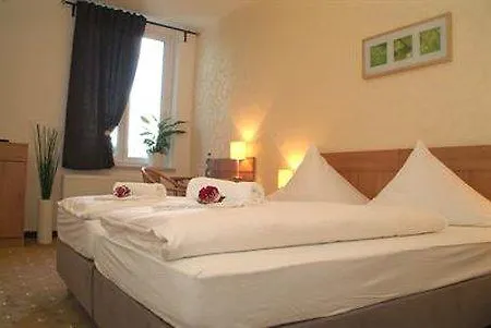 Hotel Bernstein Acamed 3*