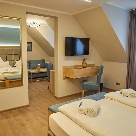 Bernstein Acamed Hotel