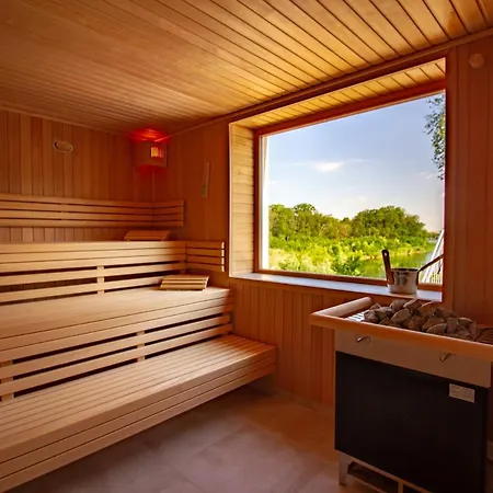 Bernstein Acamed Hotel Nienburg (Saxony-Anhalt)