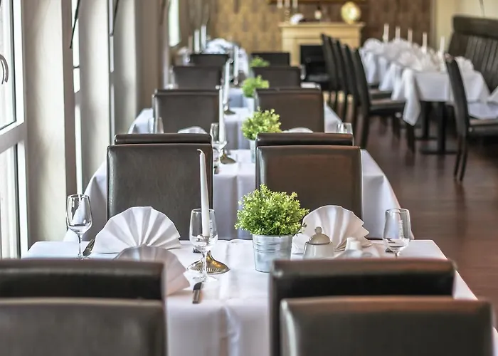 Bernstein Acamed מלון Nienburg (Saxony-Anhalt)