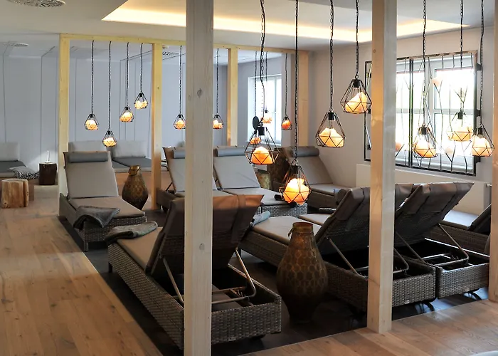 Bernstein Acamed Hotel 3*