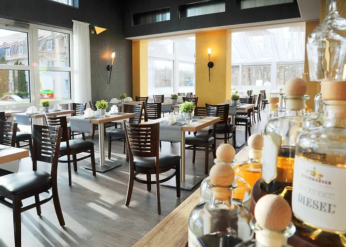 Bernstein Acamed מלון 3*