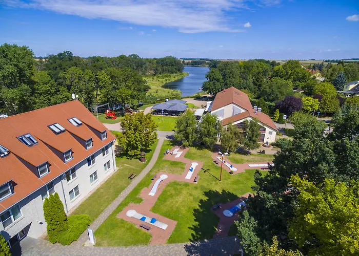 מלון Bernstein Acamed Nienburg (Saxony-Anhalt)