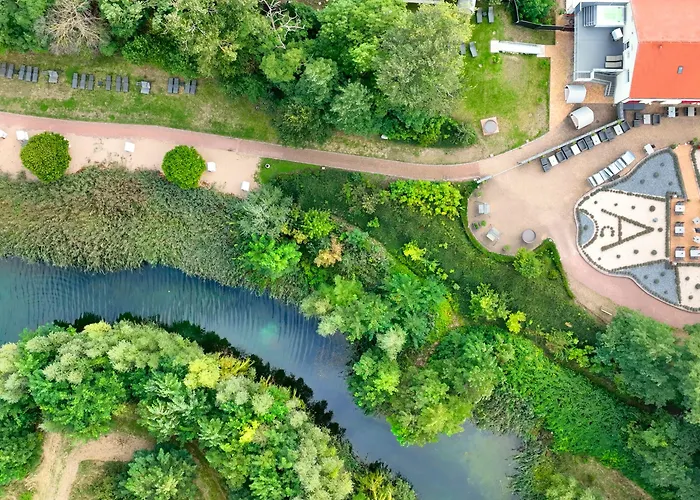 Bernstein Acamed מלון 3*