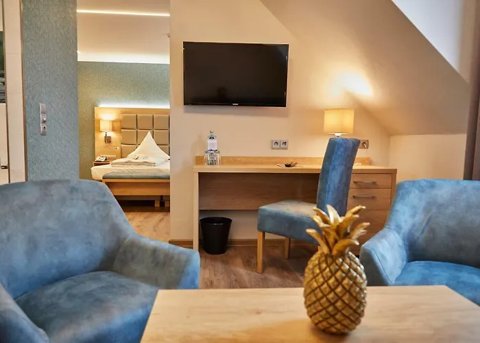 Bernstein Acamed Hotel